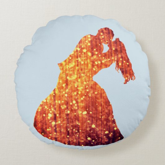 ゴールデンカップル、キス、ロマンスラウンドスロークッション ラウンドクッション (正面)