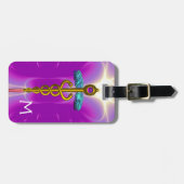 ゴールデンカドゥセウス記号モノグラムピンク明るい赤紫色 ラゲッジタグ (正面横)