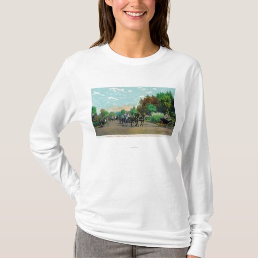 ゴールデンゲートパークの私道の眺め Tシャツ (正面)