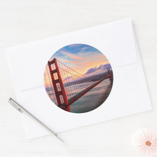 ゴールデンゲートブリッジでの美しい冬の夕日 ラウンドシール (封筒)