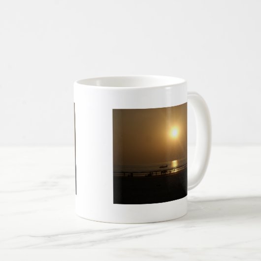 ゴールデンサマーサンセットリフレクションオンビーチ コーヒーマグカップ (正面右)