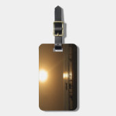 ゴールデンサマーサンセットリフレクションオンビーチ ラゲッジタグ (正面縦)