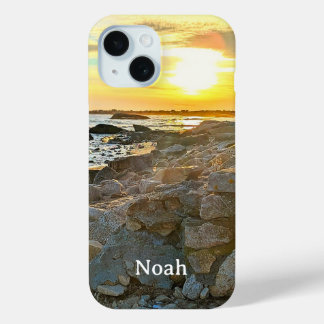 ゴールデンサンセットの写真と夕暮れ時の海の名前 iPhone 15ケース