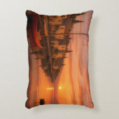 ゴールデンサンセットオーバーコースタルヴィレッジ アクセントクッション (正面(垂直))