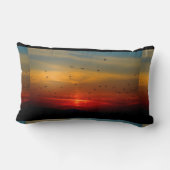 ゴールデンサンセットランドスケープ鳥ブルーイエロー ランバークッション (裏面)