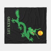 ゴールデンサンボールが黒に浮かぶ緑の龍 フリースブランケット (正面(横))