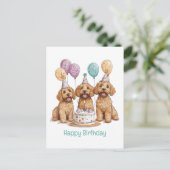 ゴールデンドゥードル犬の誕生日ケーキ ポストカード (スタンド正面)