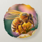 ゴールデンハニーウィングス&ウルフ ラウンドクッション (正面)