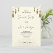 ゴールデンフェザーとアートベージュ結婚式招待状 招待状 (スタンド正面)