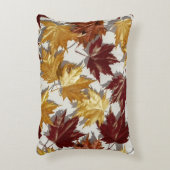ゴールデンブラウンのメープルリーフパターン アクセントクッション (正面(垂直))