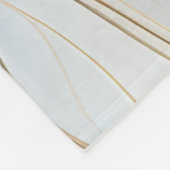 ゴールデンブリーズ – ブルーフローと金ゴールド抽象芸術アート フリースブランケット (角)