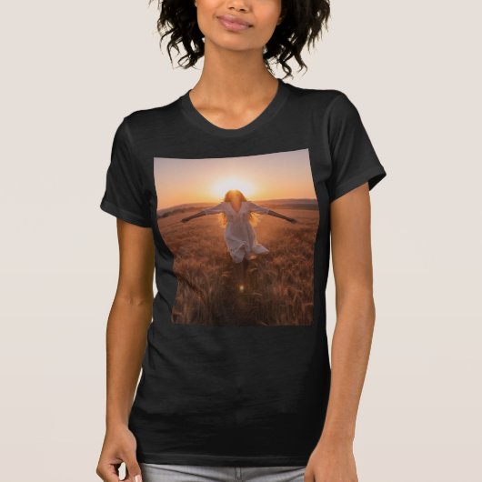 ゴールデンホライズン - 自己愛の目覚め Tシャツ (正面)