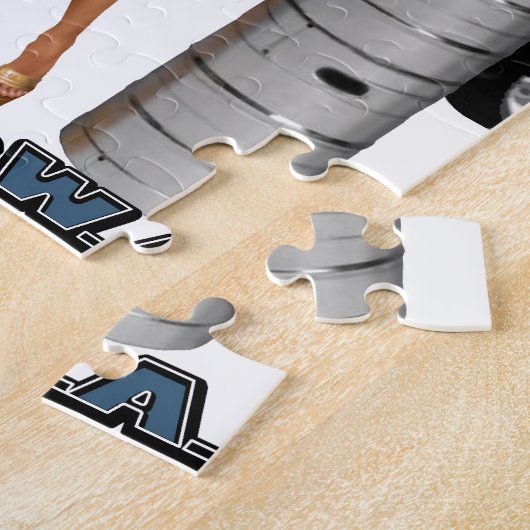 ゴールデンマイルの金ゴールドビキニのメイド ジグソーパズル (側面)