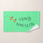 ゴールデンモダンとグリーンの紅葉 ハンドタオル (ハンドタオル)