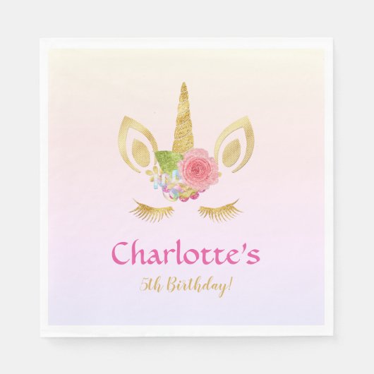 ゴールデンユニコーンピンクレインボーパーソナライズされた誕生日 スタンダードランチョンナプキン (正面)
