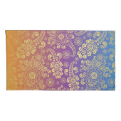 ゴールデンラグジュアリーペイズリーオンブルー、パープル、オレンジ 枕カバー (裏面-右)