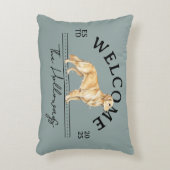 ゴールデンリトリカスタムーバーの家族の名前へようこそ アクセントクッション (正面(垂直))