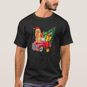 ゴールデンリトリーバーが赤トラックに乗るクリスマスパジャマ Tシャツ