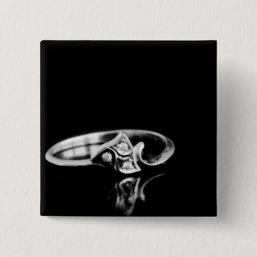 ゴールデンリング 缶バッジ (正面)