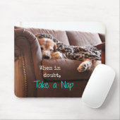 ゴールデンレトリエバーが昼寝を取る マウスパッド (マウス)