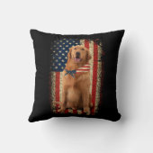 ゴールデンレトリエバーアメリカ国旗のバンダナ7月4日 クッション (裏面)