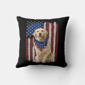 ゴールデンレトリエバーアメリカ国旗のバンダナ7月4日 クッション (裏面)