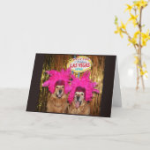 ゴールデンレトリエバーエキサイティングなショーガールズ誕生日 カード (黄色い花)