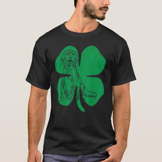 ゴールデンレトリエバーグリーンシャームロックSaint patricks day Tシャツ (正面)