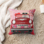 ゴールデンレトリエバードッグカーとハートバレンタイン クッション (ブランケット)