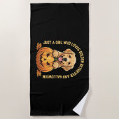 ゴールデンレトリバーが大好きな少女 ビーチタオル (正面)