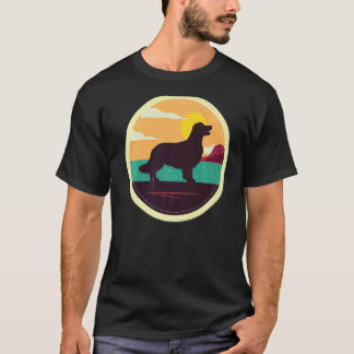 ゴールデンレトリバーのレトロデザイン 2 Tシャツ