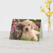 ゴールデンレトリバーの子犬と子猫の愛 カード (黄色い花)