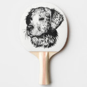 ゴールデンレトリバーの子犬のポートレート（白黒） 卓球ラケット (正面)