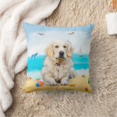 ゴールデンレトリバードッグオンビーチ クッション (ブランケット)