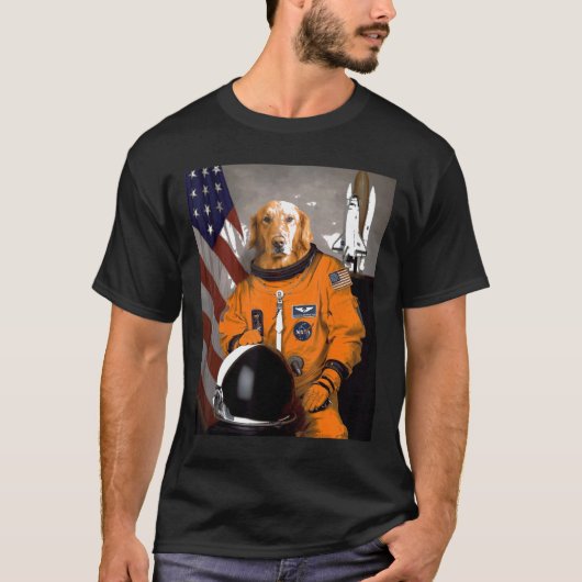 ゴールデンレトリバー宇宙飛行士誇りを持った愛国者 Tシャツ (正面)