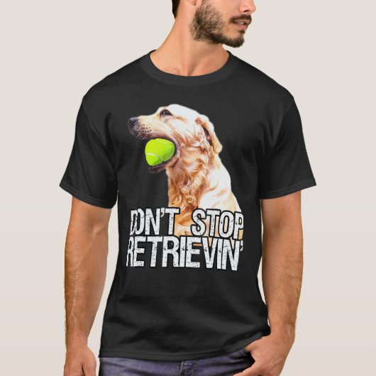 ゴールデンレトリバー テニスボールで探し続ける Tシャツ (正面)