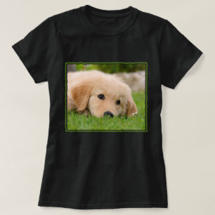 ゴールデンレトリーバーかわいい子犬夢を見るドッグポートレート Tシャツ