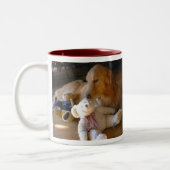 ゴールデンレトリーバー犬とテディーベア ツートーンマグカップ (左)