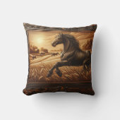 ゴールデン威厳のあるフィールドを駆け抜ける馬 クッション (正面)