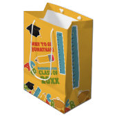 ゴールデン幼稚園の卒業 ミディアムペーパーバッグ (正面アングル)