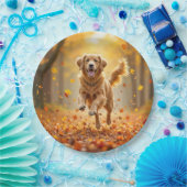 ゴールデン走レトリバーの秋の森 ペーパープレート (パーティー)