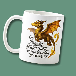 ゴールデン飛んでいるドラゴン常に前方に急上昇 コーヒーマグカップ
