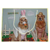 ゴールデン・リトリーバーのイースターのウサギのにんじんパッチ ラージペーパーバッグ (正面)