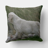 ゴールデン・リトリーバーの子犬の地位 クッション (裏面)