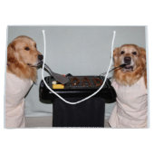 ゴールデン・リトリーバーの父の日のパパのバーベキュー ラージペーパーバッグ (正面)