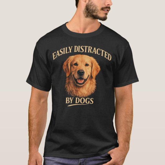 ゴールデン・レトリーバー 犬 に目が奪われがち Tシャツ (正面)
