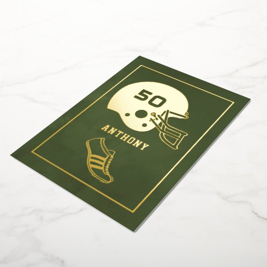 ゴールドとグリーンのアメリカンフットボール誕生日 箔招待状 (回転した状態)