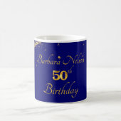 ゴールドとネイビーの50歳の誕生日パーティー招待状 コーヒーマグカップ (中央)