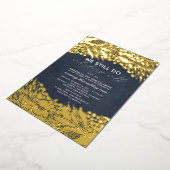 ゴールドとネイビーブルー 私たちはいまだに結婚記念日 箔招待状 (回転した状態)