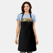 ゴールドとブラックのシンプルエレガント名 エプロン (着用した状態)